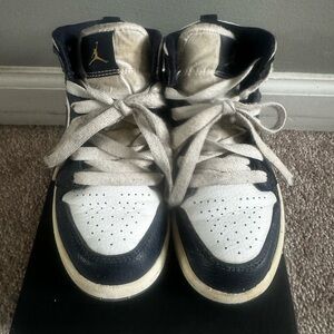 Jordan 1 Mid Sneakers